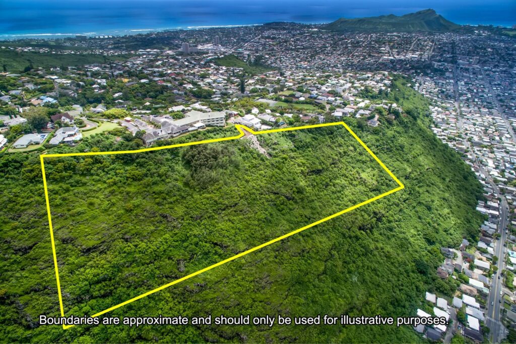 aerial photo of a lot in maunalani heights with a yellow line outlining the lot boundaries