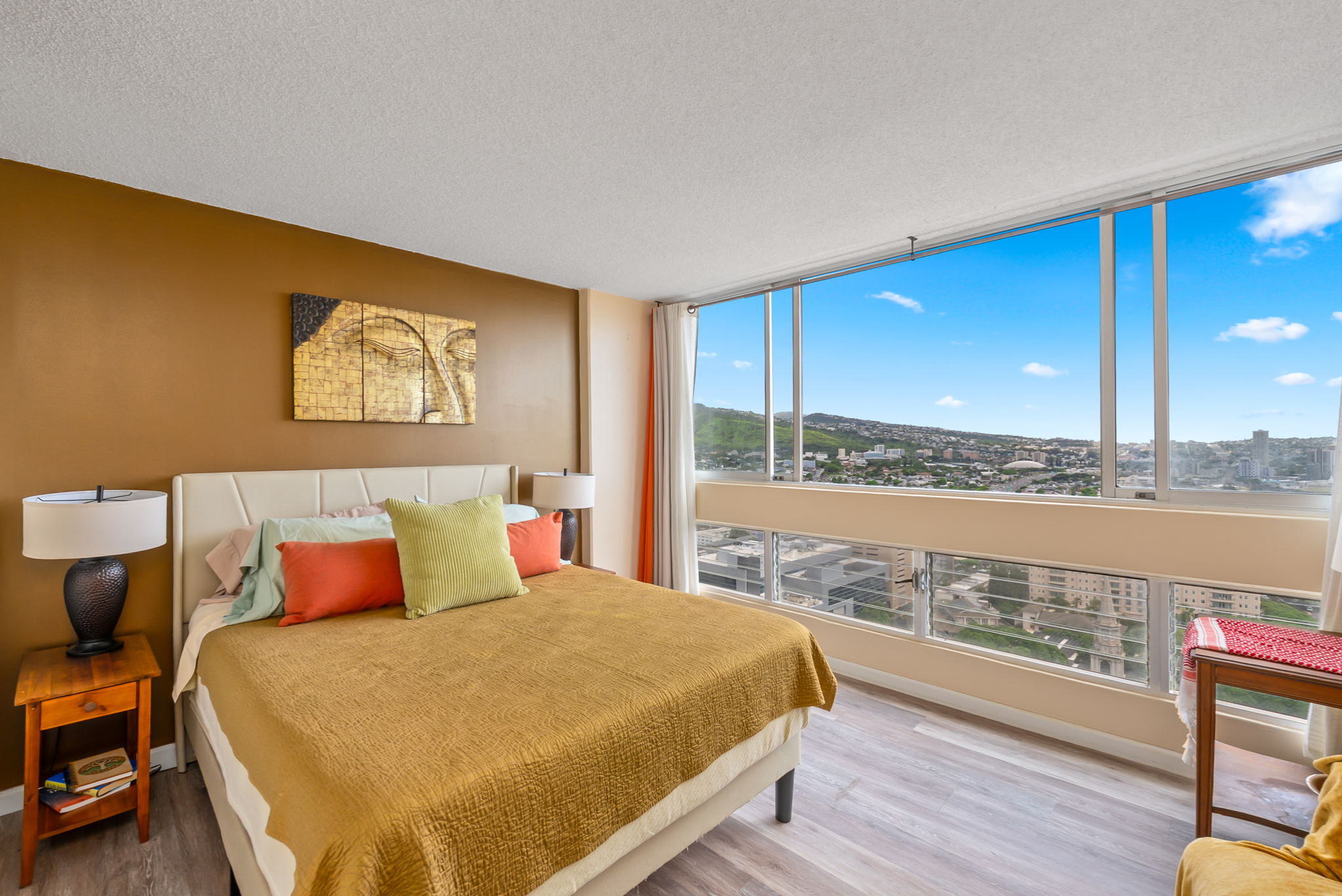 Primary bedroom at Banyan Tree Plaza condo in Honolulu