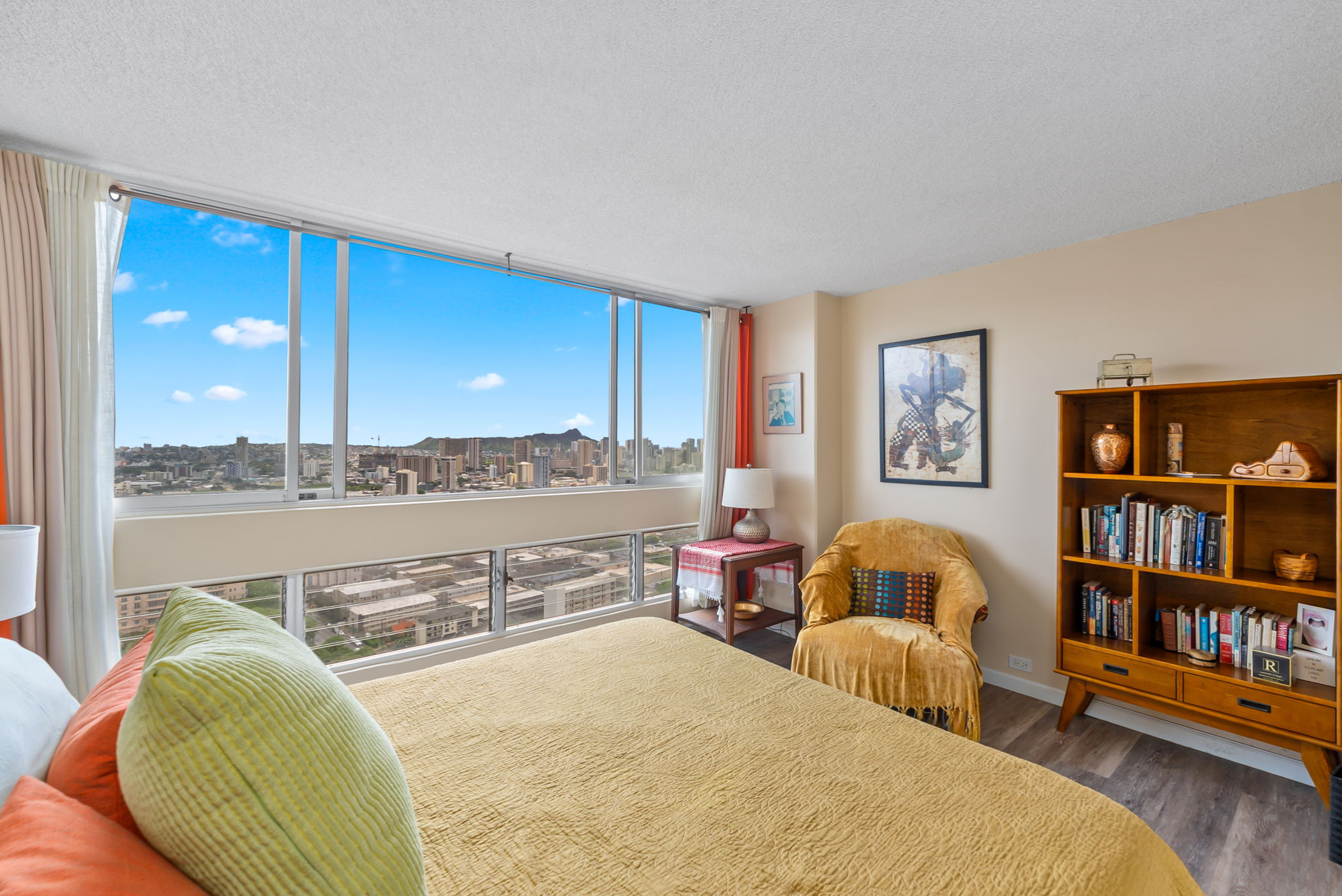 14 Primary bedroom at Banyan Tree Plaza condo in Honolulu