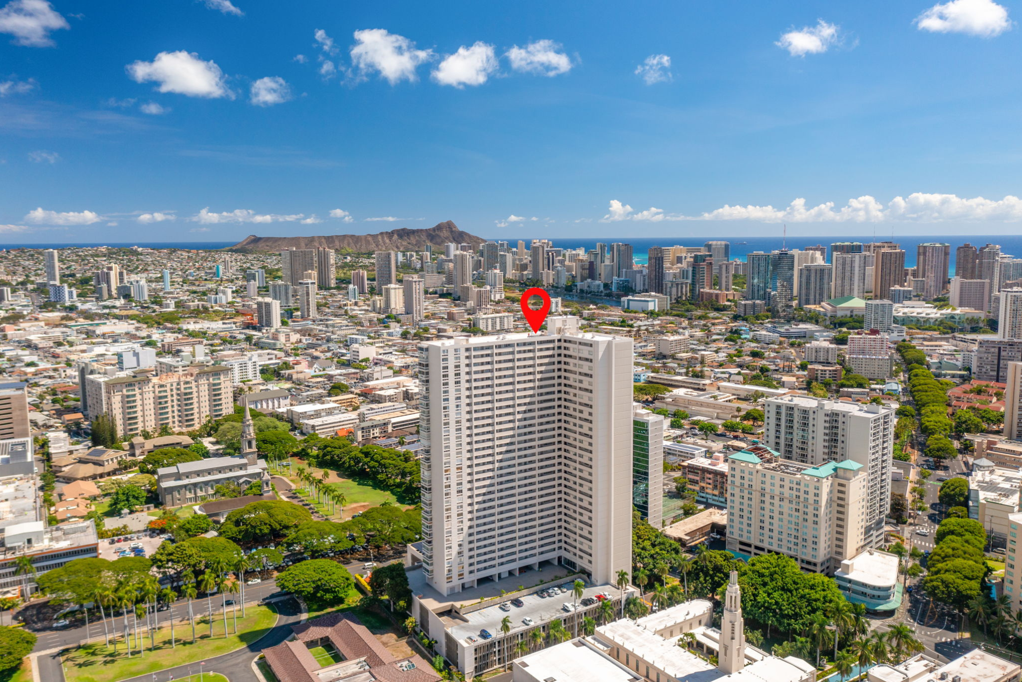 25 Banyan Tree Plaza located with a red pin icon in an aerial photo on Honolulu