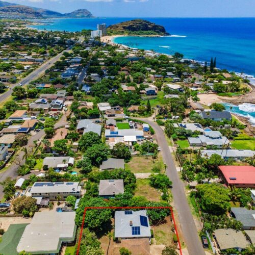 aerial photo of makaha with a red border around 84-680 Upena St